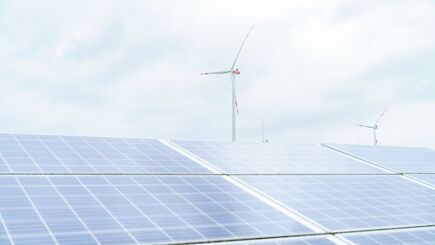 Freiflächen PV und Windnergieanlagen
