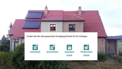 Foto eines Doppelhauses mit Icon Energiesparcheck