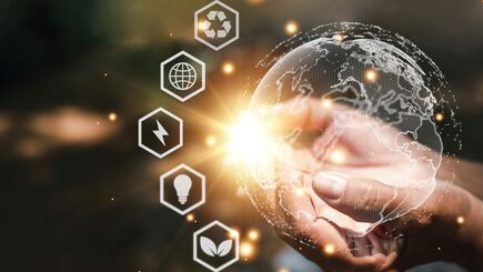 Erde mit Icons zu Planet, Energie, Wirtschaft, Ökosystem und Recycling