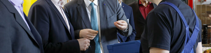 Wirtschaftsminister Martin Dulig im Erfahrungsaustausch vor Ort